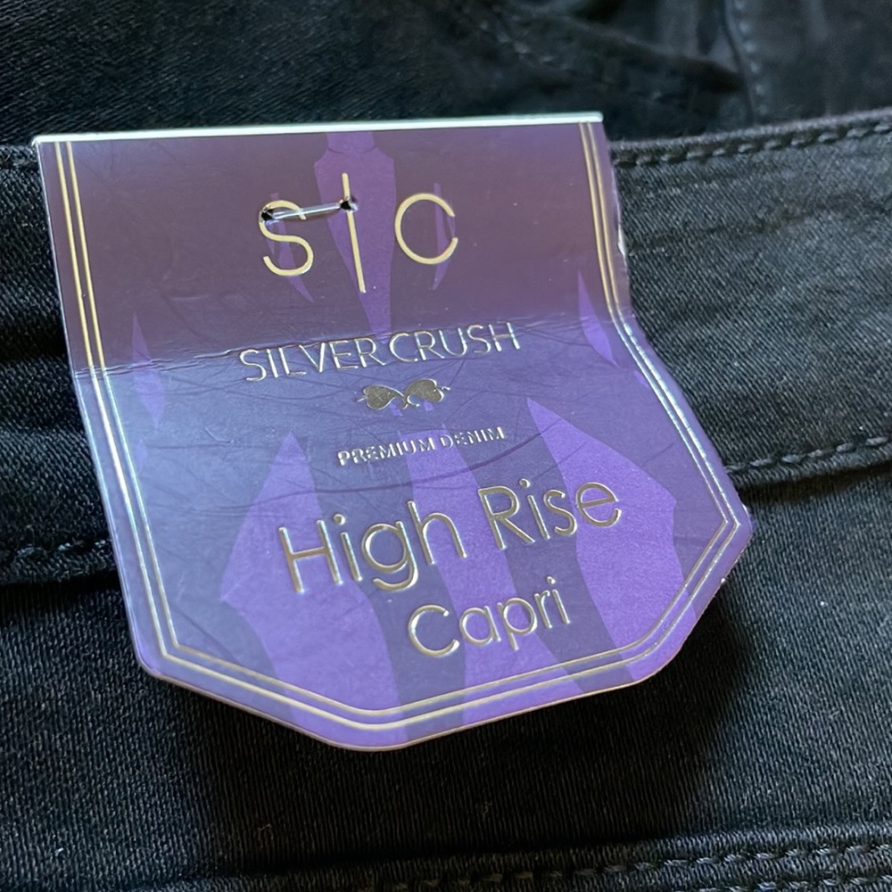 Silver Crush High Rise Black Capri - Picture 4 of 5